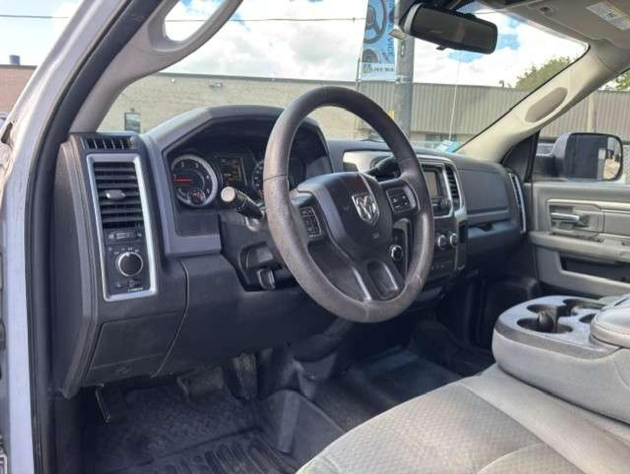 2016 RAM 3500 SLT 4WD **6.7L CUMMINS DIESEL-CREW CAB SHORT BOX** Photo