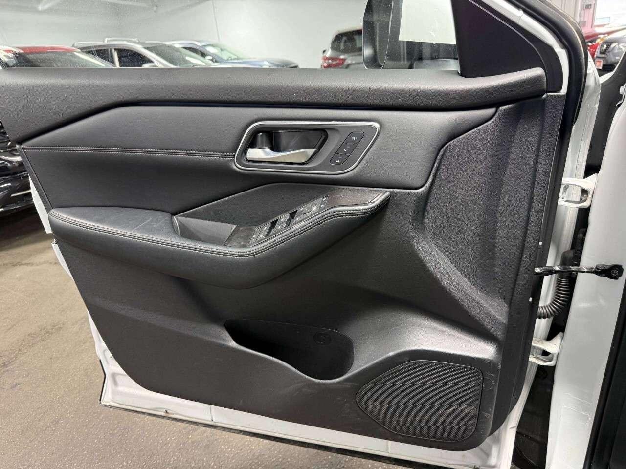 2026 Nissan Rogue AWD Platinum Photo