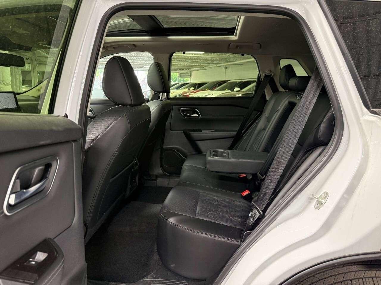 2026 Nissan Rogue AWD Platinum Photo