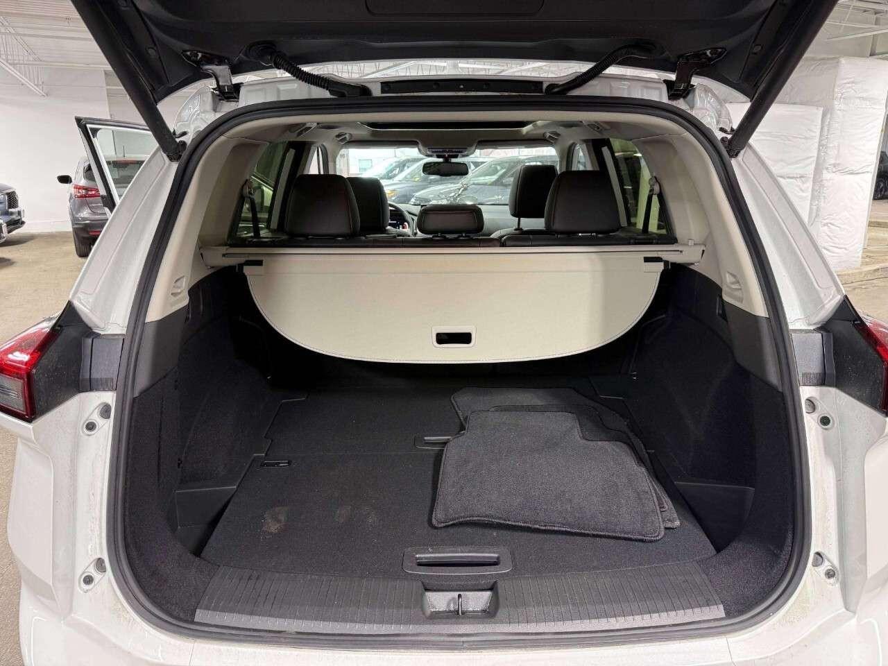 2026 Nissan Rogue AWD Platinum Photo