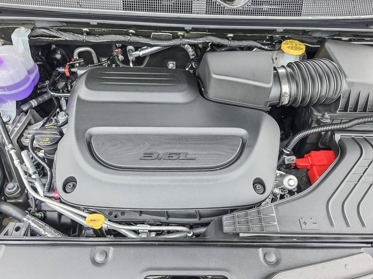 2027 Chrysler Pacifica Select/3.6L V6/AWD/LEATHER SEATS/ Photo