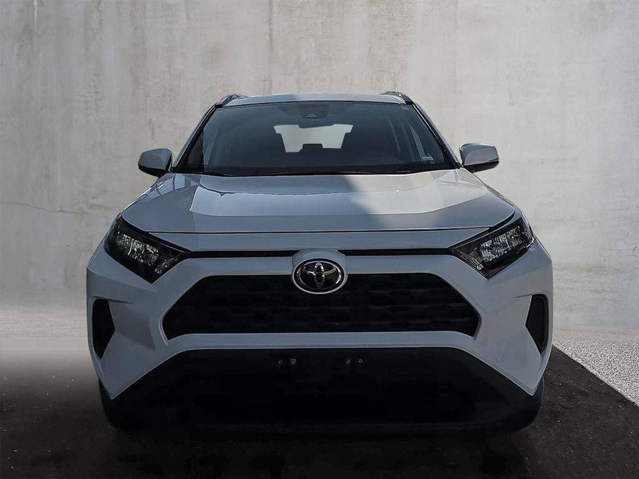 2025 Toyota RAV4 Hybrid LE Photo