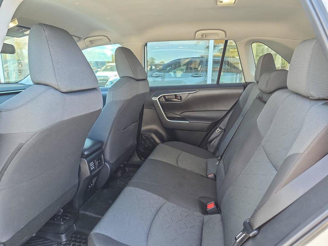 2025 Toyota RAV4 Hybrid LE Photo