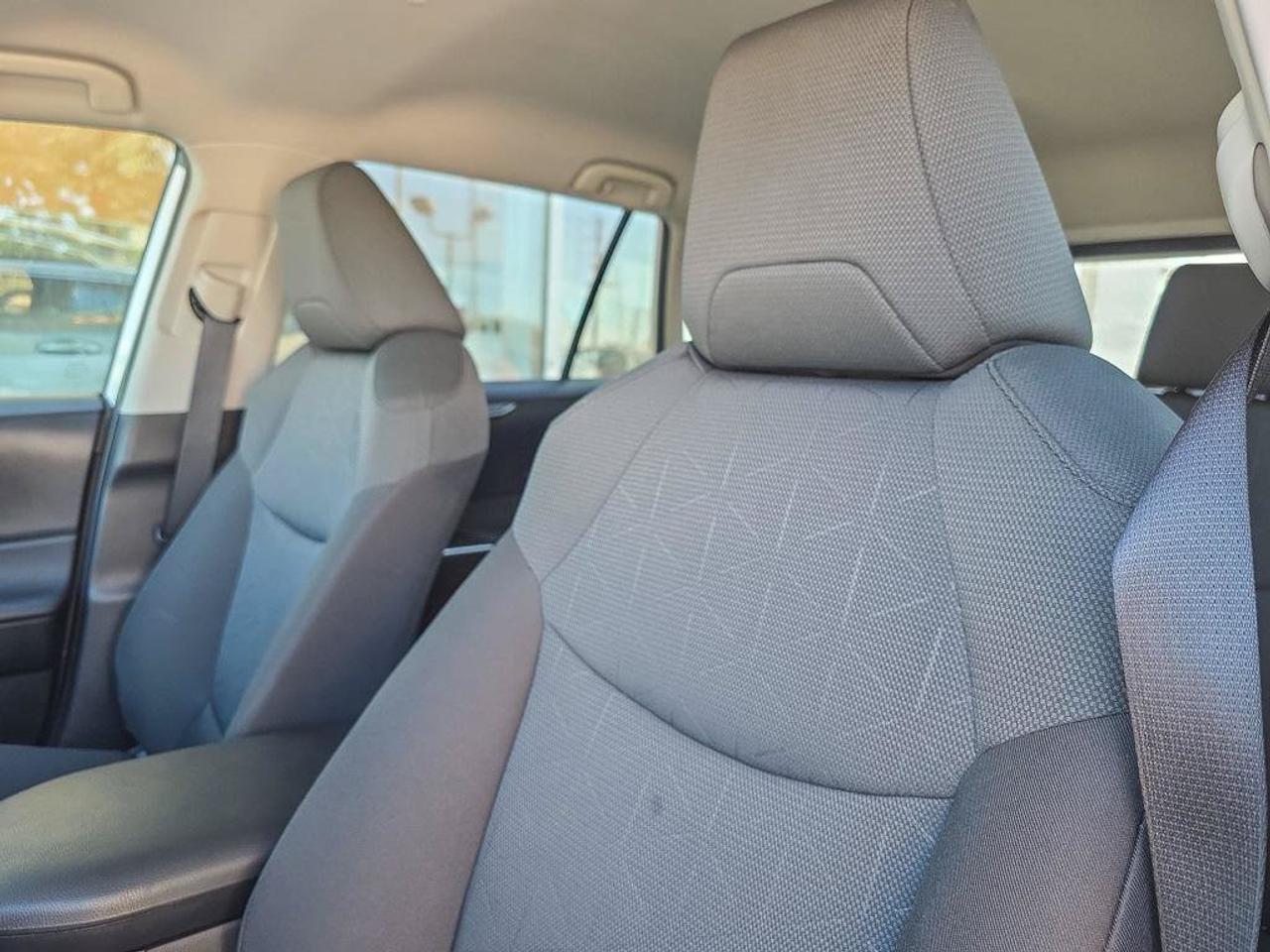 2025 Toyota RAV4 Hybrid LE Photo