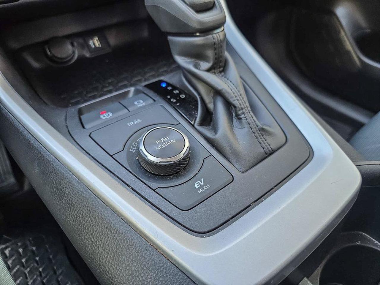 2025 Toyota RAV4 Hybrid LE Photo