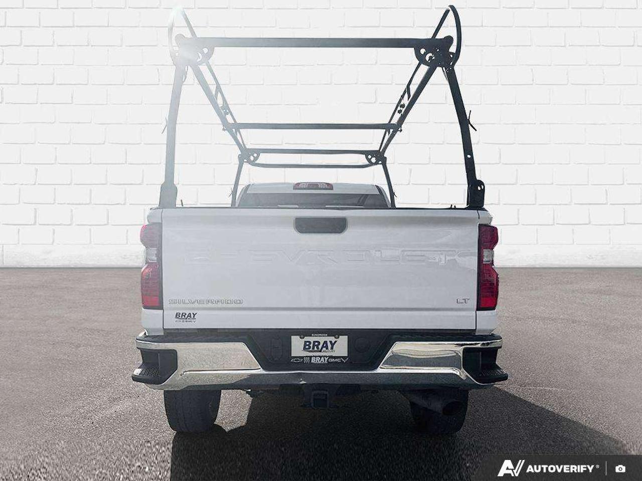 2024 Chevrolet Silverado 2500 GOOSENECK/5TH WHEEL PREP PKG. SNOW PLOW/CAMPER PREP PKG. TRAILERING PKG. BEDLINER. BRAY ORIGINAL. UTILITY RACK INCLUDED. Photo3