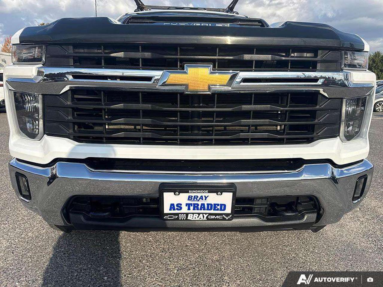 2024 Chevrolet Silverado 2500 GOOSENECK/5TH WHEEL PREP PKG. SNOW PLOW/CAMPER PREP PKG. TRAILERING PKG. BEDLINER. BRAY ORIGINAL. UTILITY RACK INCLUDED. Photo