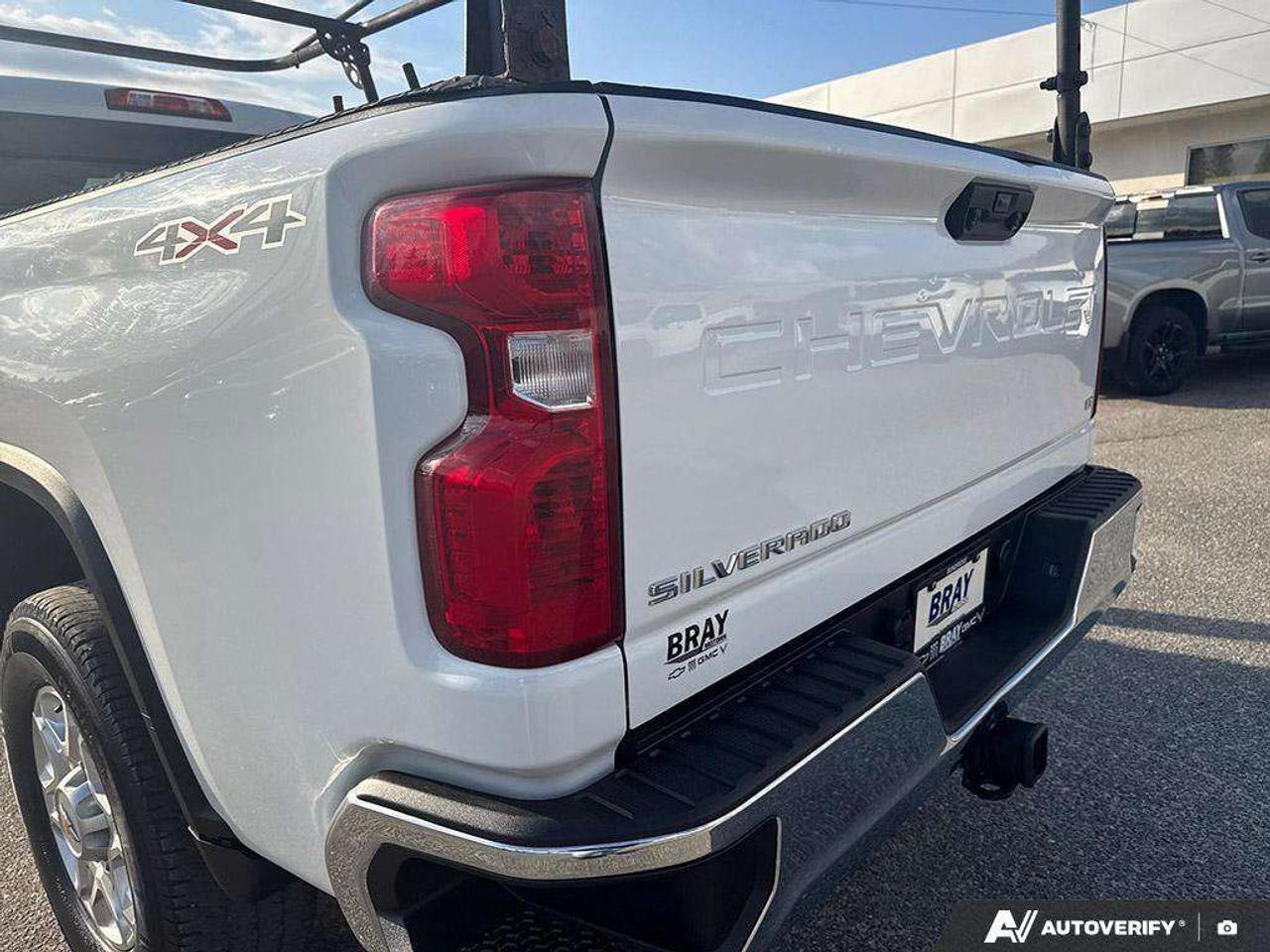 2024 Chevrolet Silverado 2500 GOOSENECK/5TH WHEEL PREP PKG. SNOW PLOW/CAMPER PREP PKG. TRAILERING PKG. BEDLINER. BRAY ORIGINAL. UTILITY RACK INCLUDED. Photo
