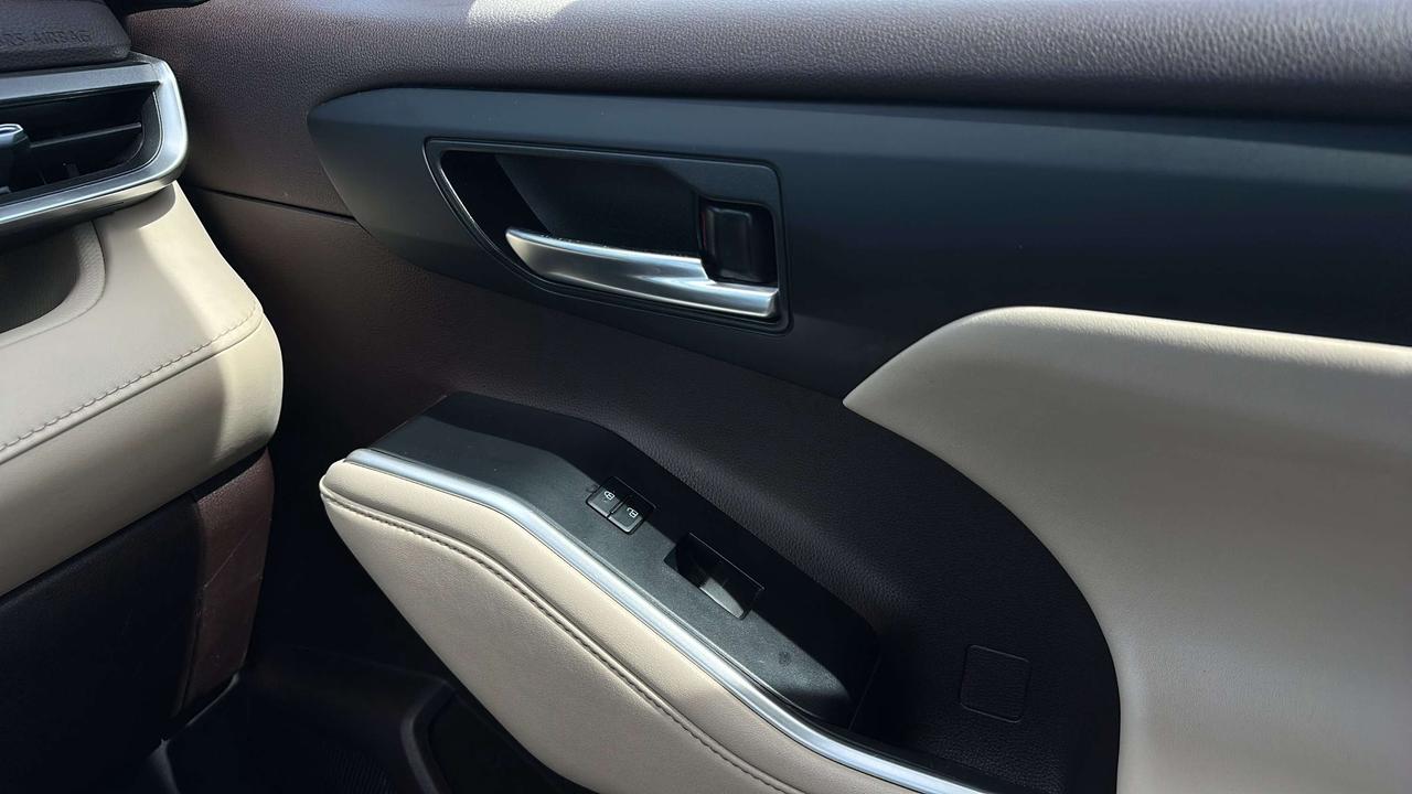2021 Toyota Highlander XLE Photo