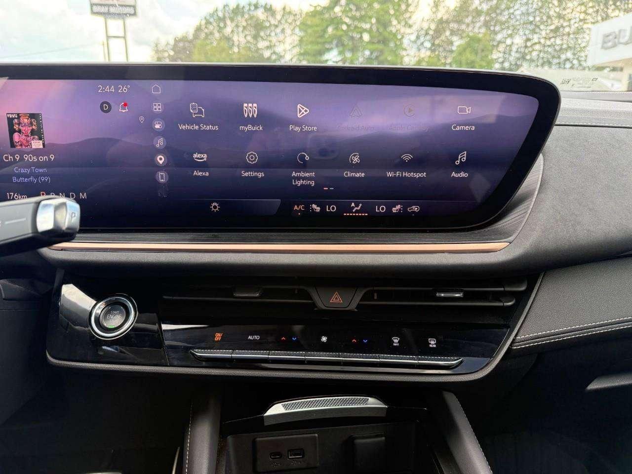 2025 Buick Envision BRAY ORIGINAL. LEASE RETURN. ALL WEATHER MATS. REAR HEATED SEATS. POWER LIFTGATE WITH LOGO PROJECTION. Photo