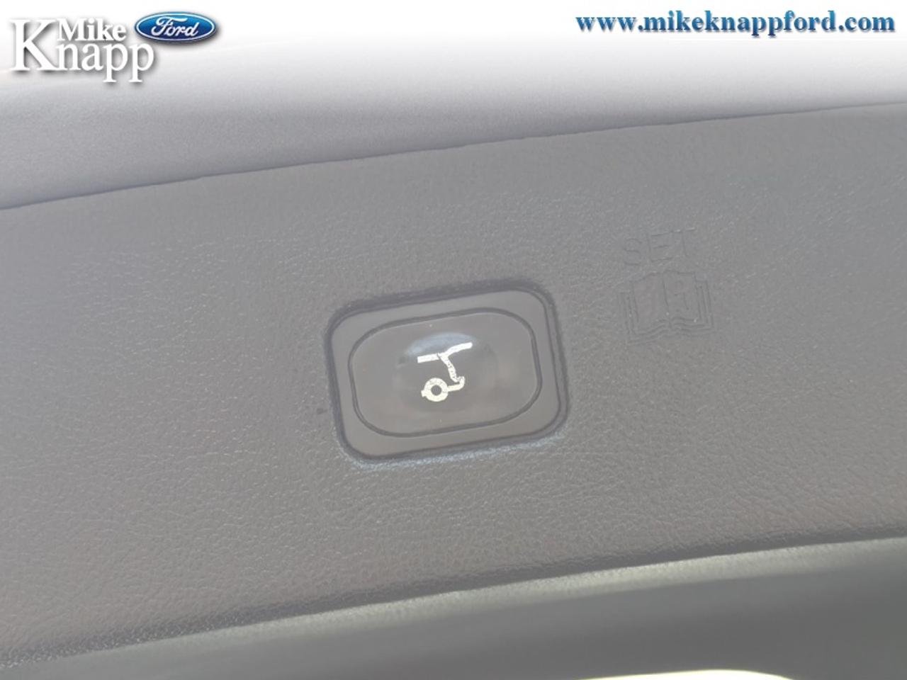 2023 Ford Edge Titanium Photo