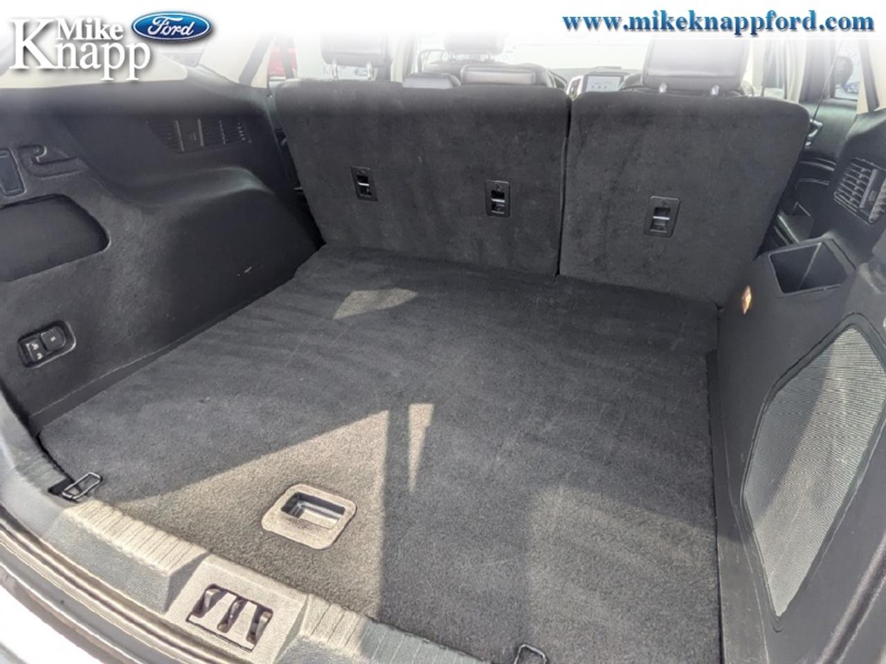 2023 Ford Edge Titanium Photo