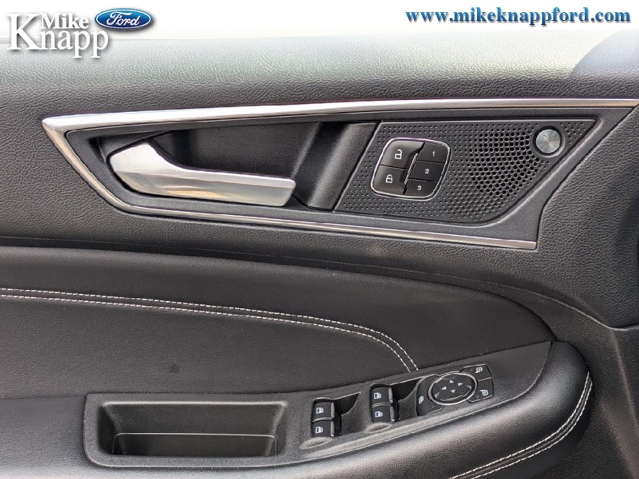 2023 Ford Edge Titanium Photo