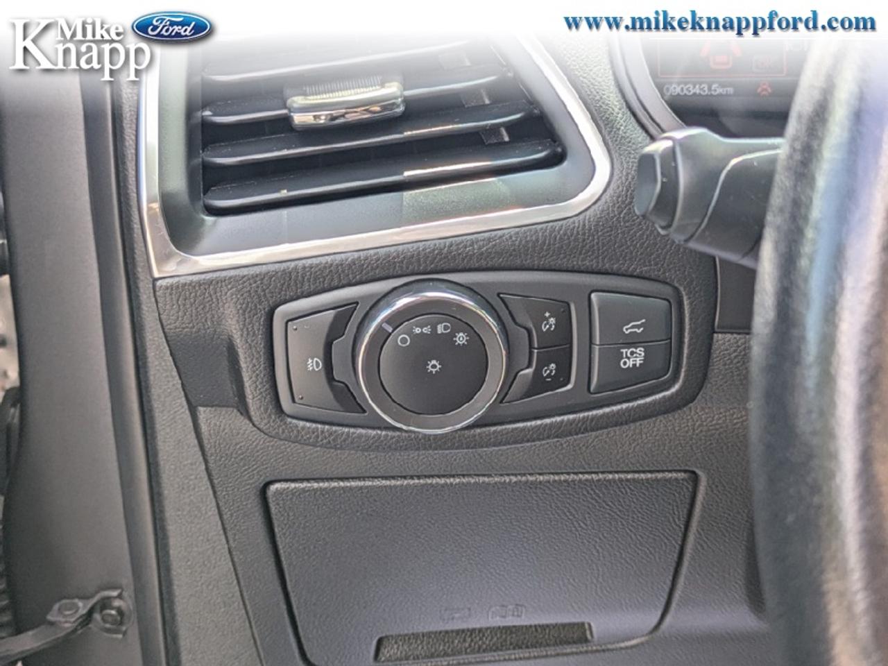 2023 Ford Edge Titanium Photo