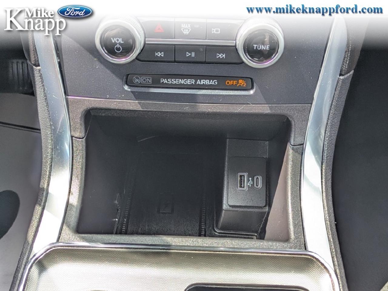 2023 Ford Edge Titanium Photo