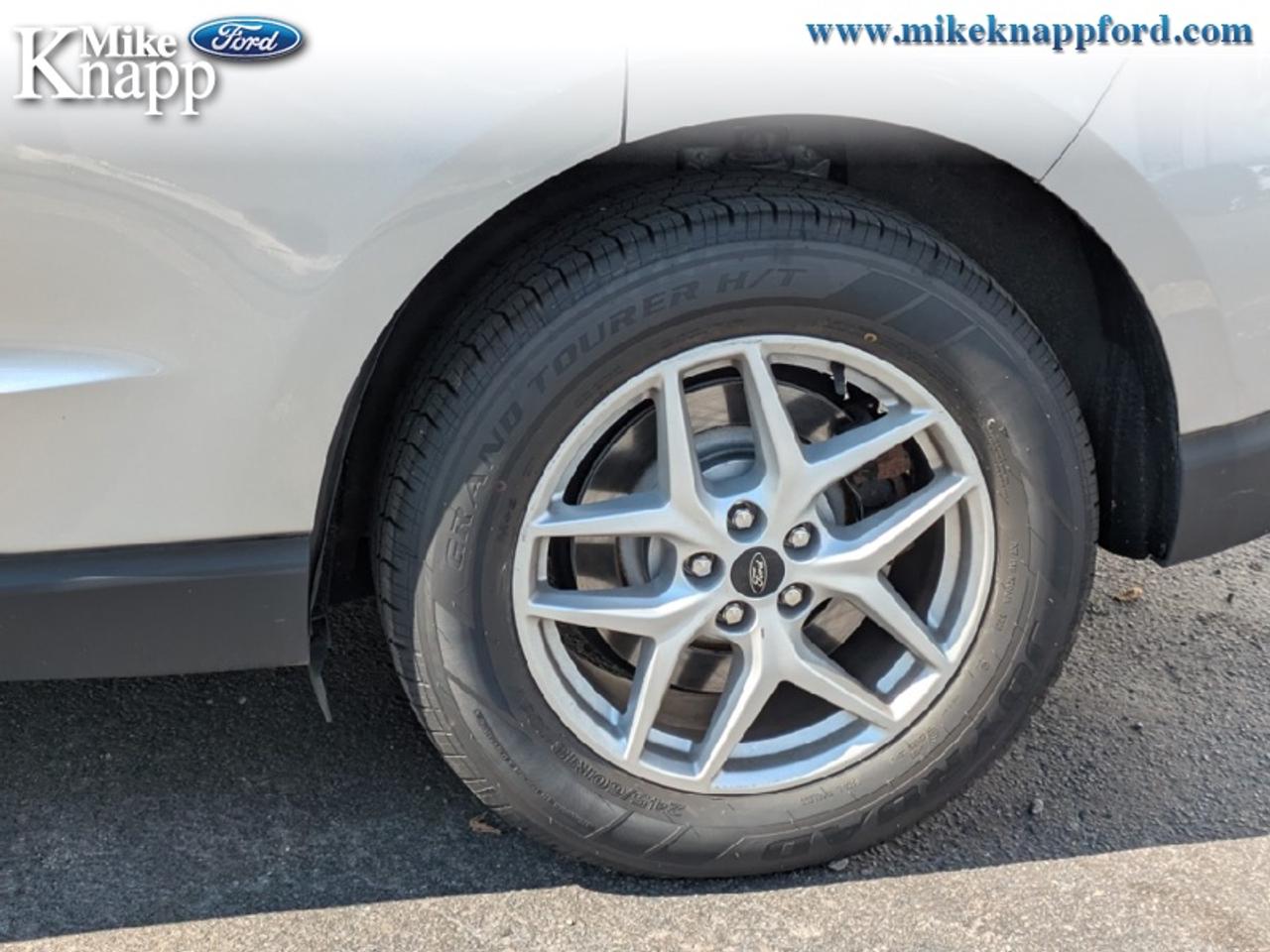 2023 Ford Edge SEL Photo