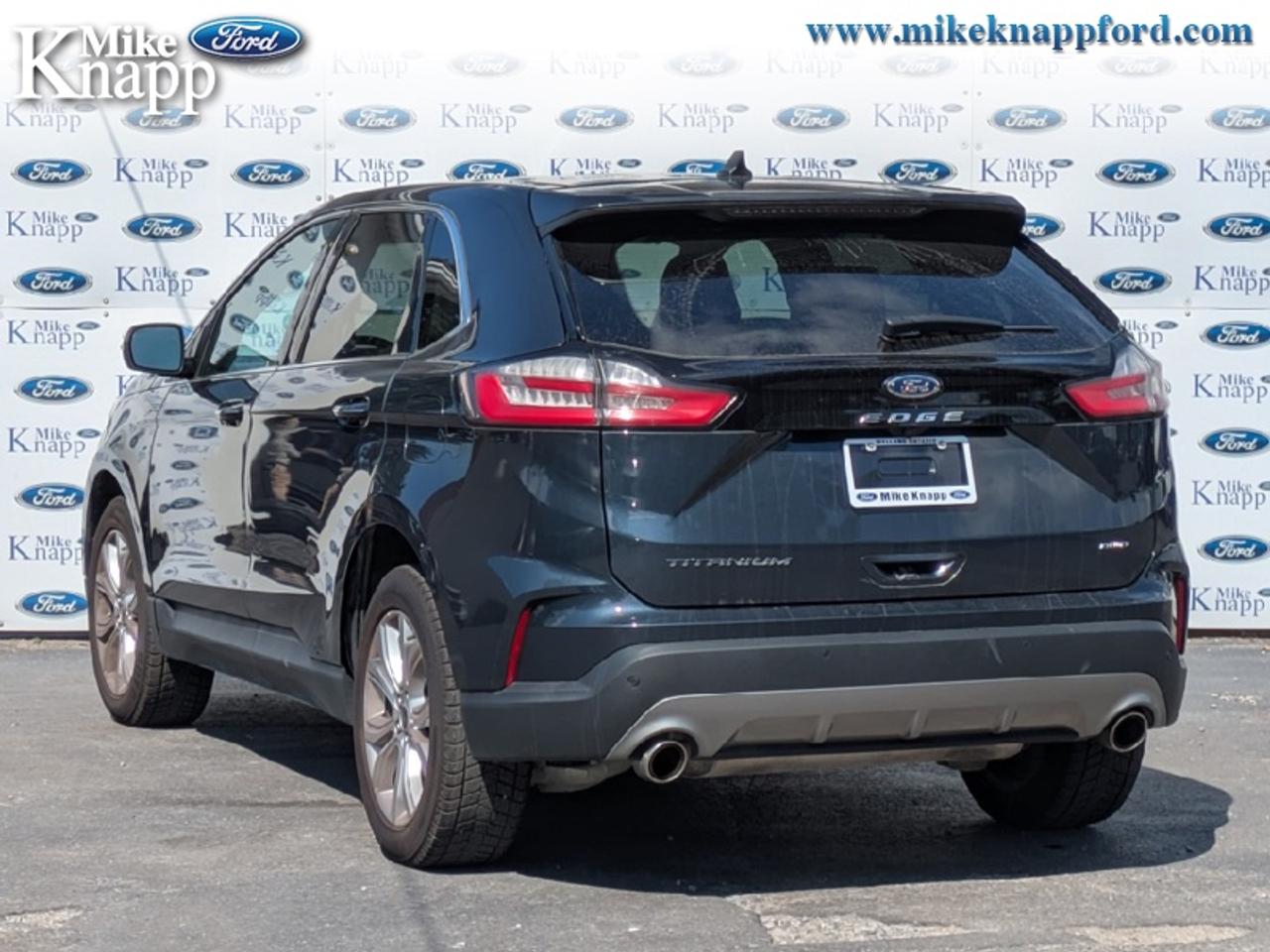 2023 Ford Edge Titanium Photo2