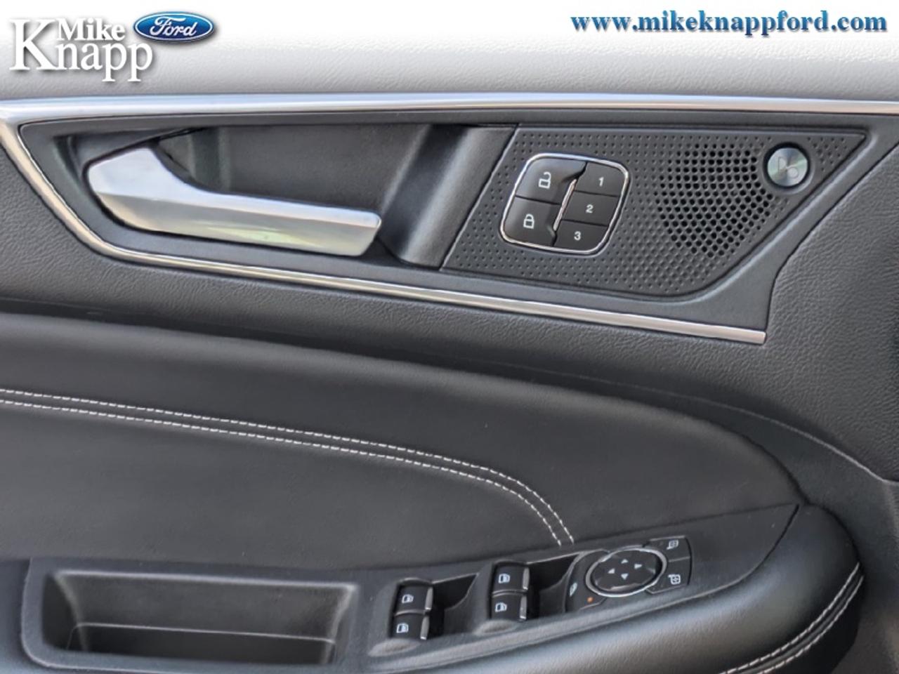 2023 Ford Edge Titanium Photo