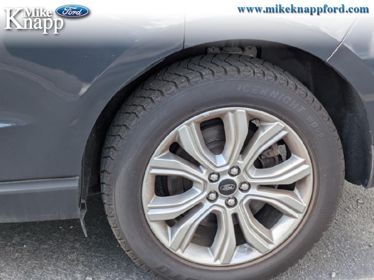 2023 Ford Edge Titanium Photo