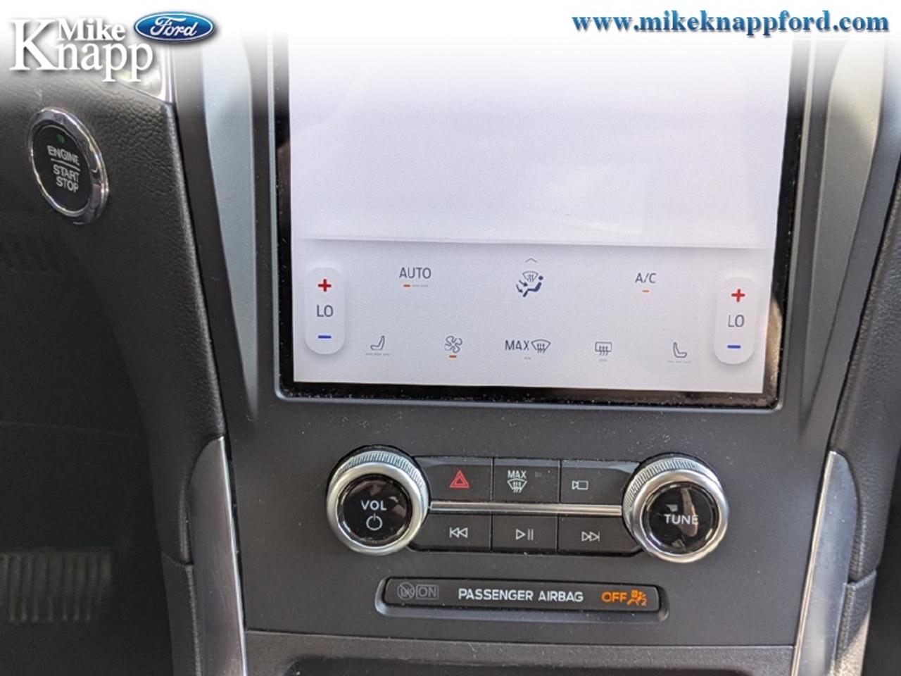 2023 Ford Edge Titanium Photo