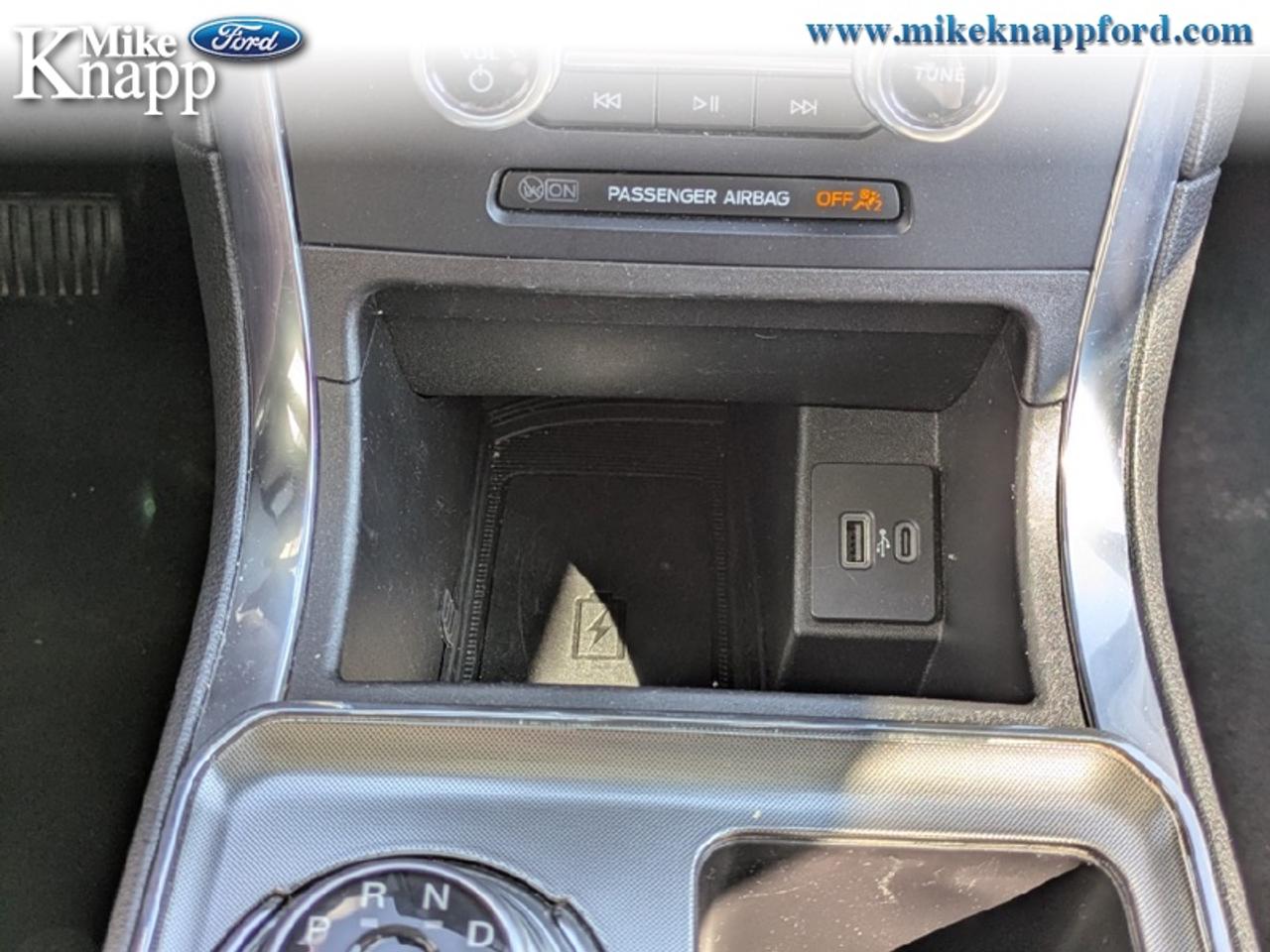2023 Ford Edge Titanium Photo