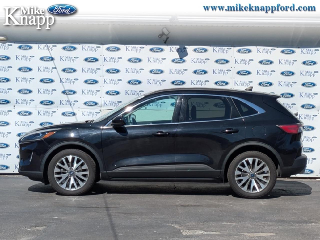 2022 Ford Escape Titanium Photo5