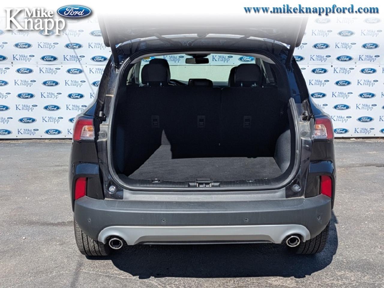 2022 Ford Escape Titanium Photo