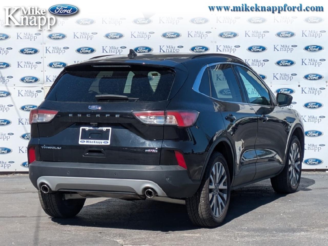 2022 Ford Escape Titanium Photo