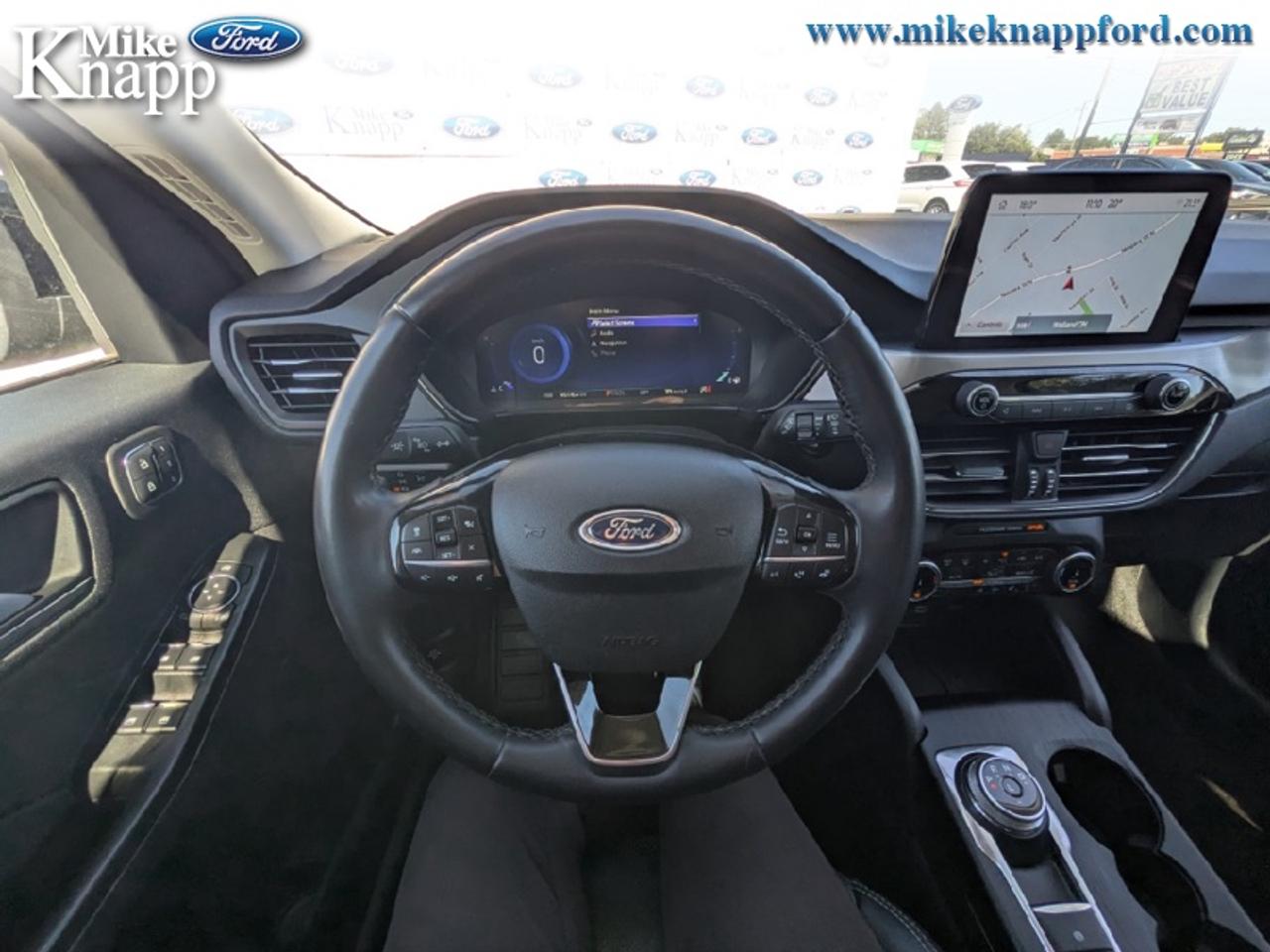 2022 Ford Escape Titanium Photo