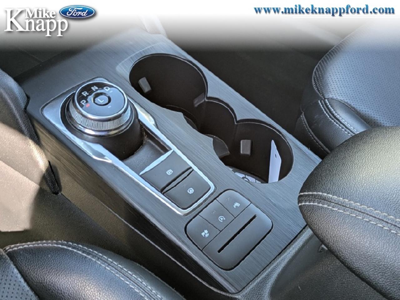 2022 Ford Escape Titanium Photo