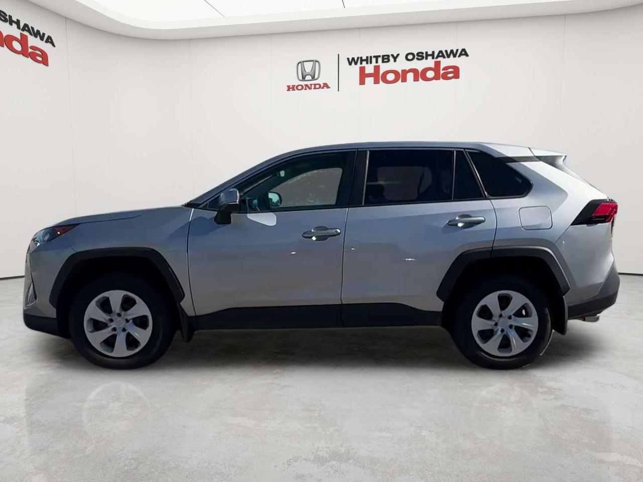2025 Toyota RAV4 LE Photo2