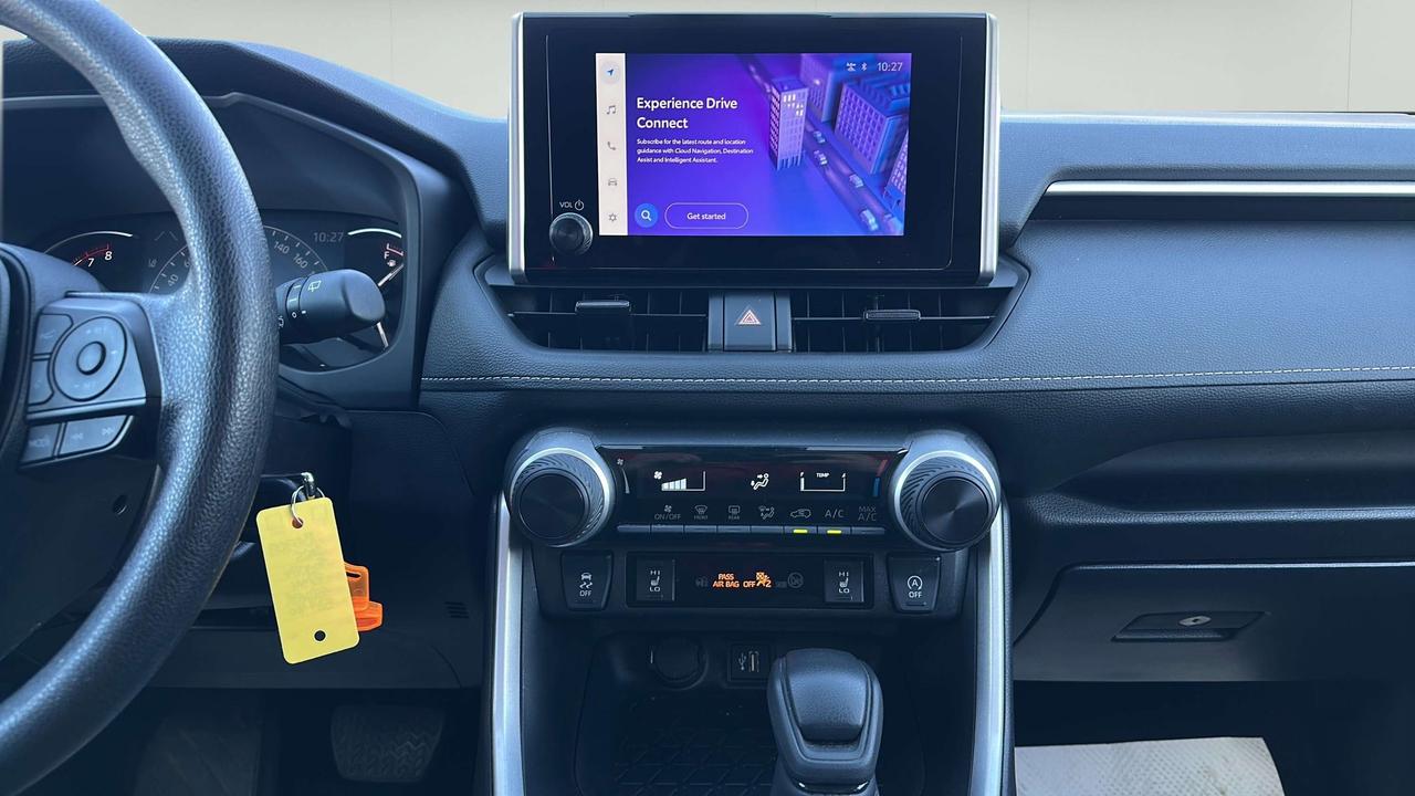 2025 Toyota RAV4 LE Photo