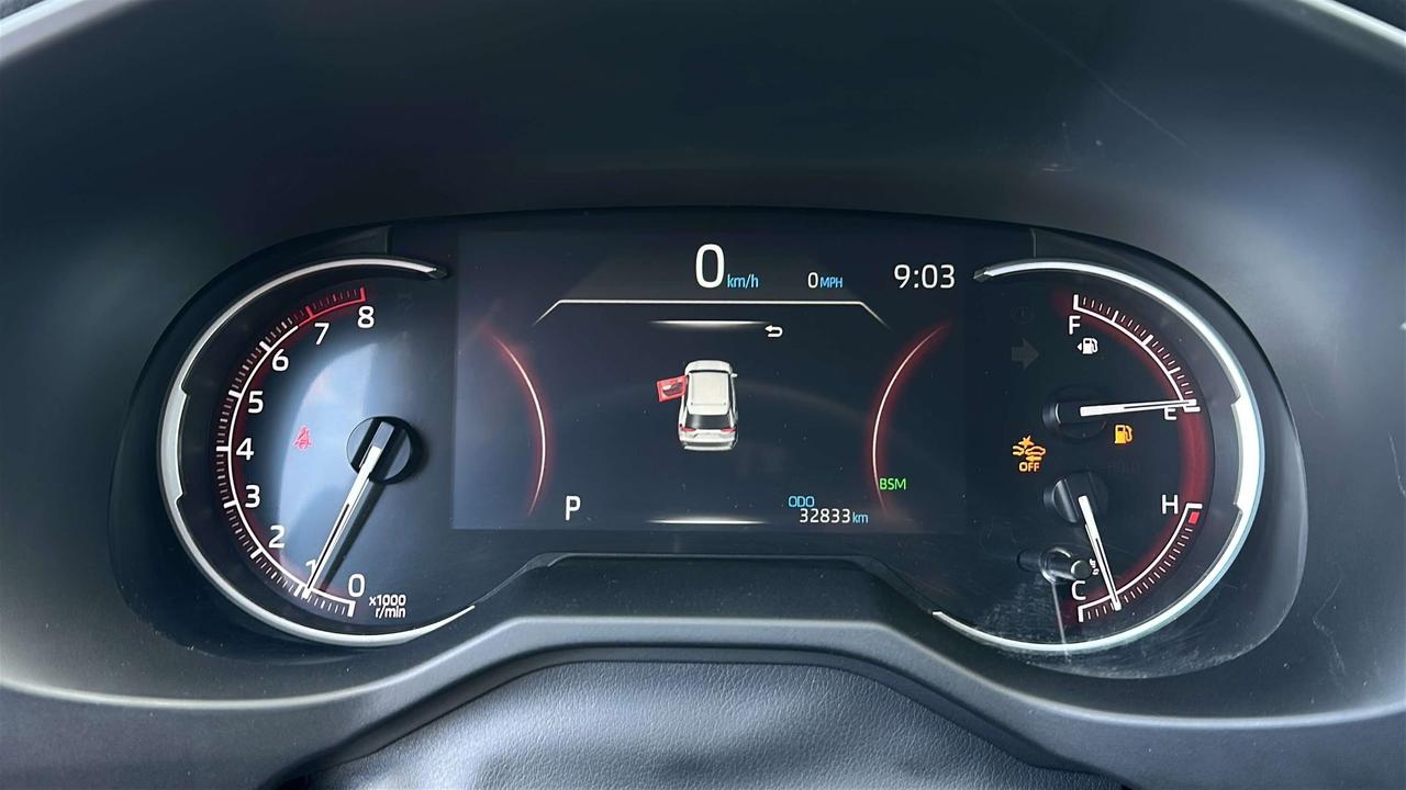 2025 Toyota RAV4 XLE Photo