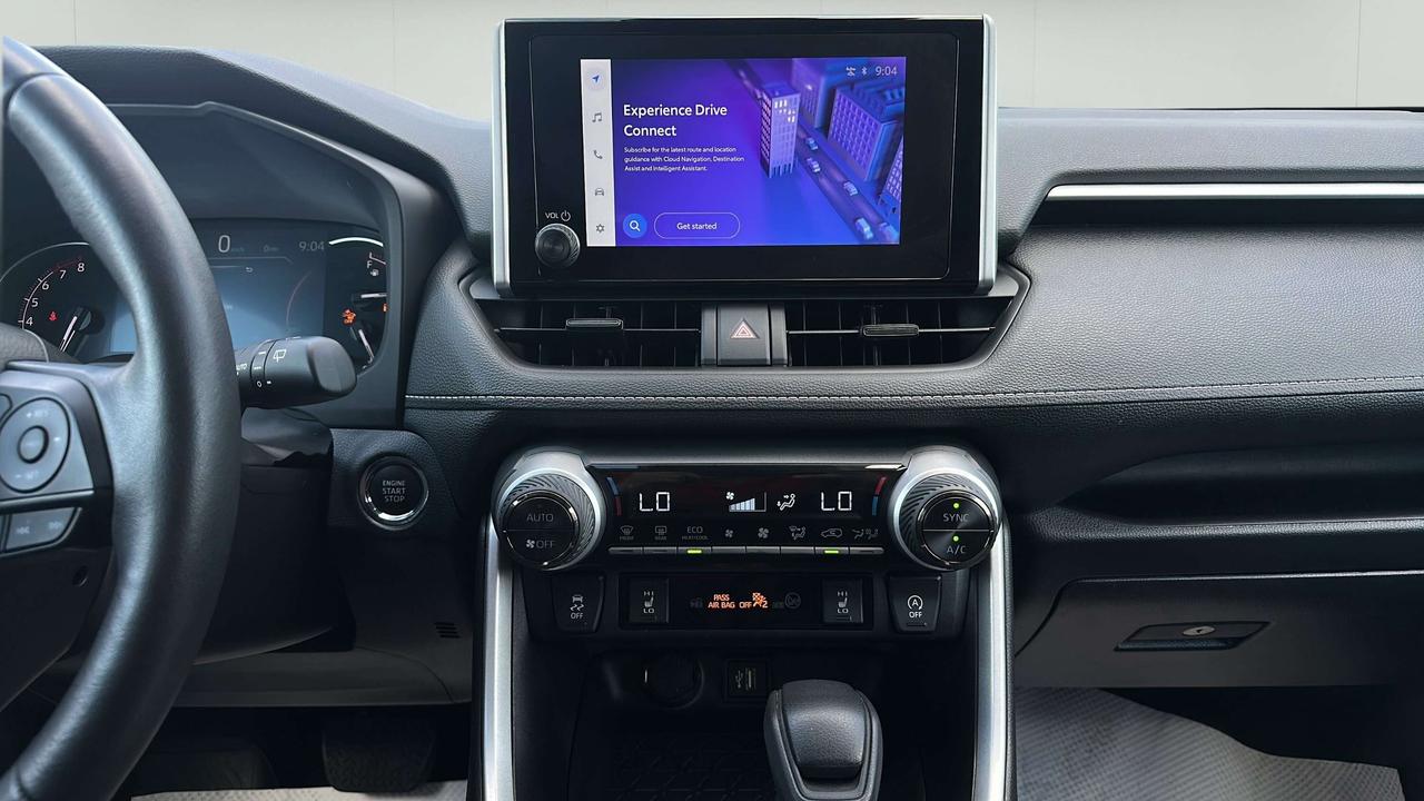 2025 Toyota RAV4 XLE Photo