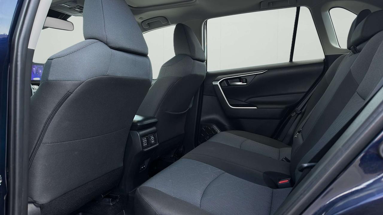 2025 Toyota RAV4 XLE Photo