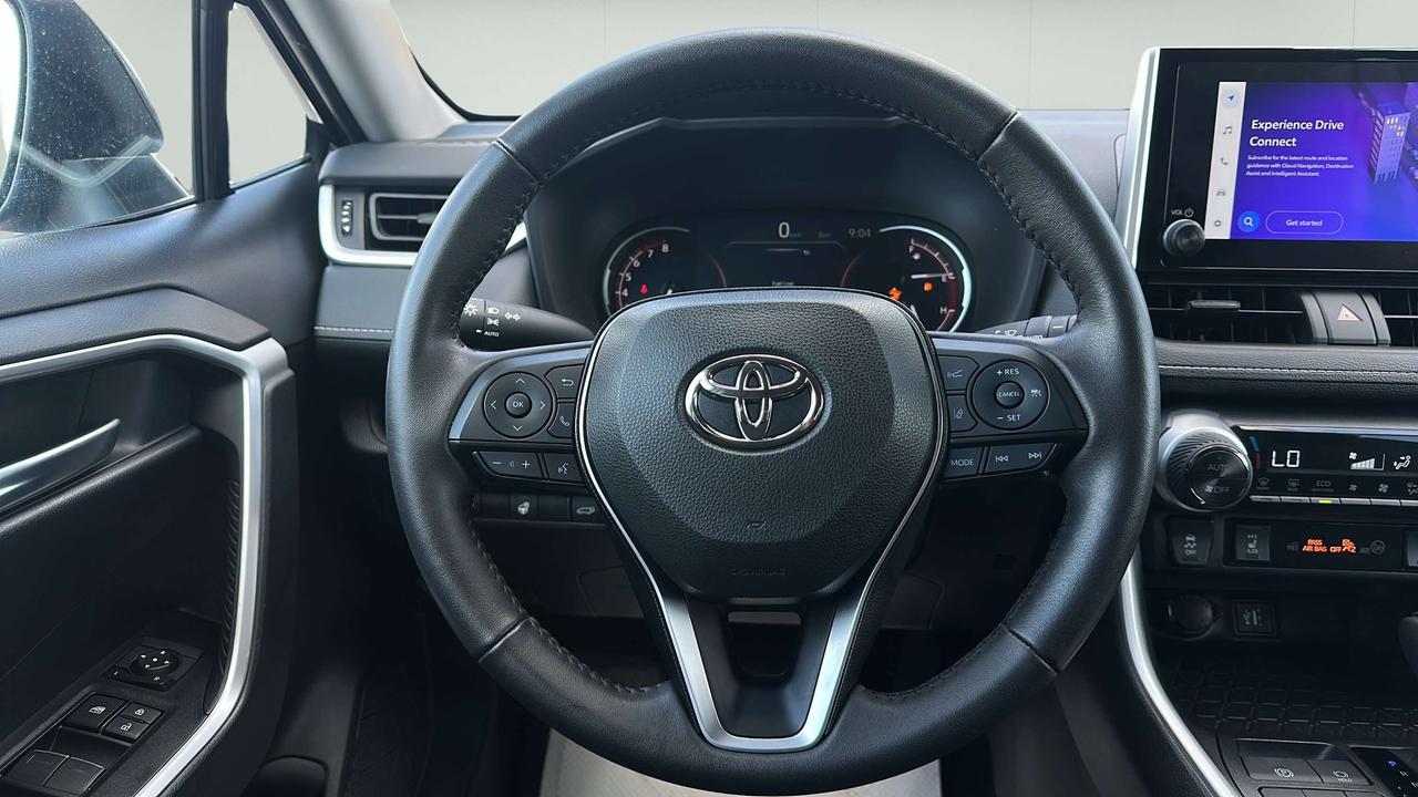 2025 Toyota RAV4 XLE Photo