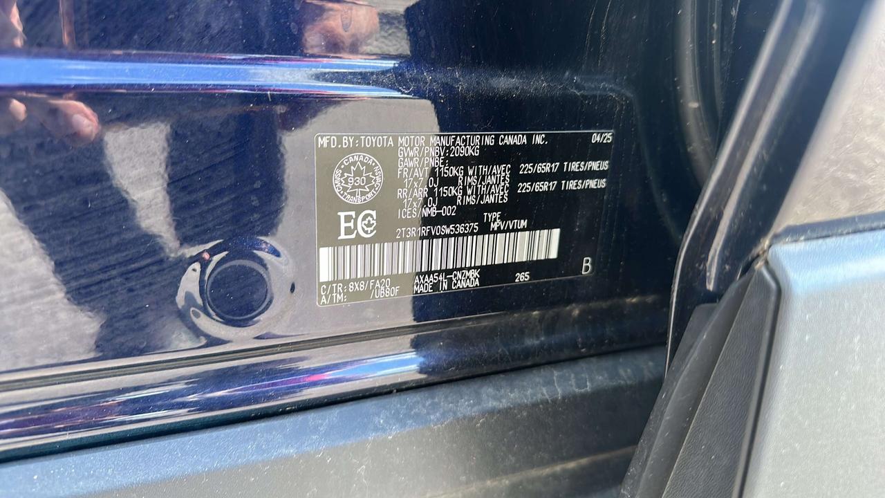 2025 Toyota RAV4 XLE Photo