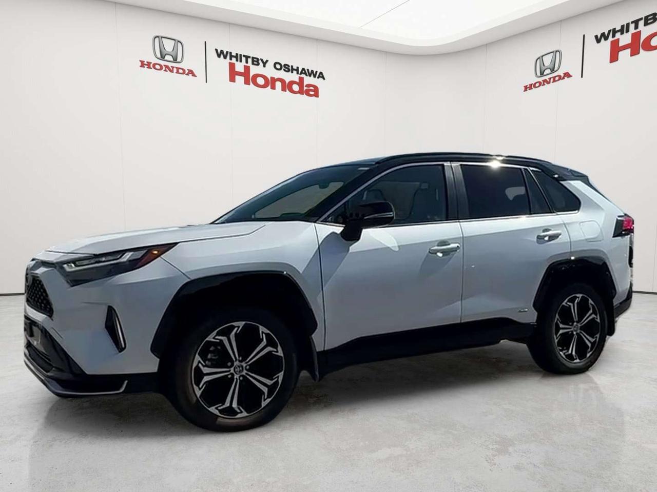 2025 Toyota RAV4 XSE Photo5