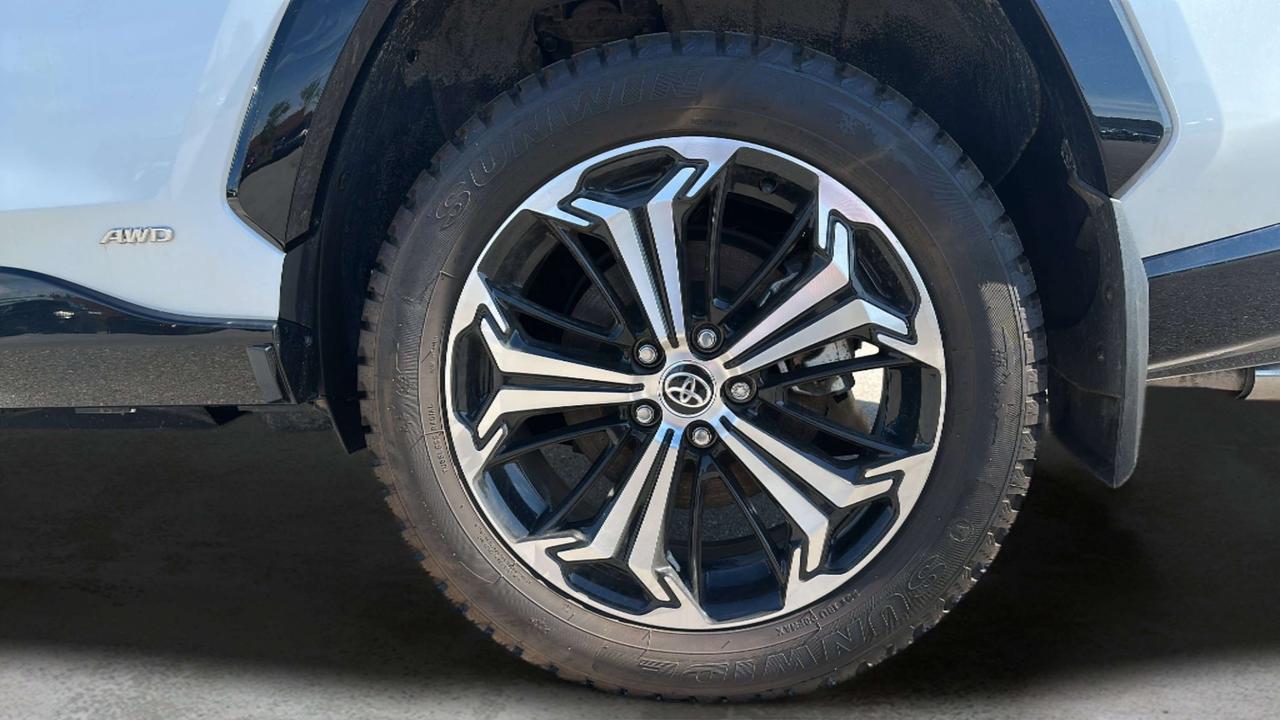 2025 Toyota RAV4 XSE Photo