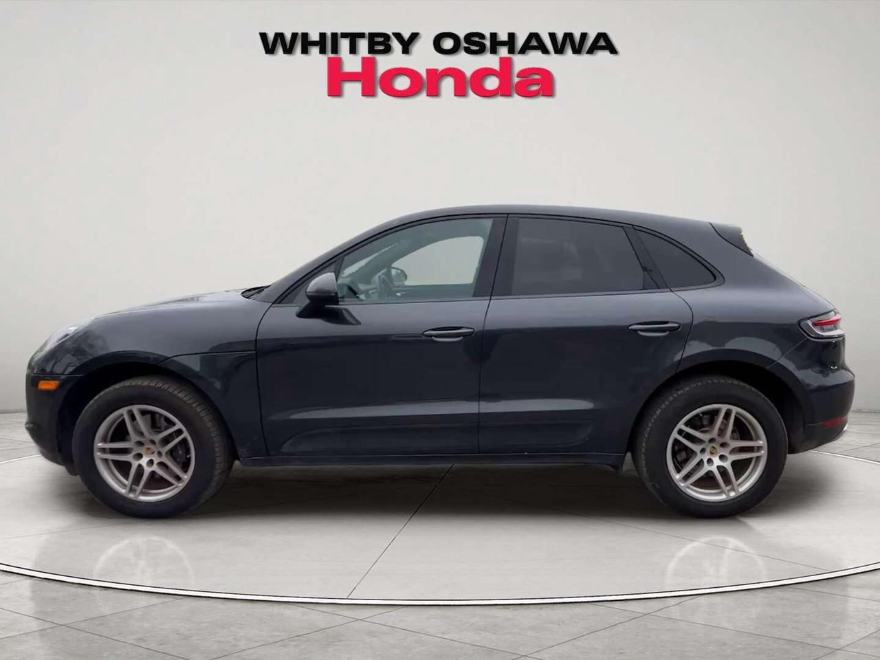 2021 Porsche Macan Base Photo1