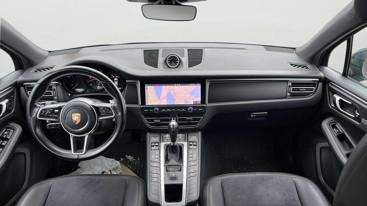 2021 Porsche Macan Base Photo