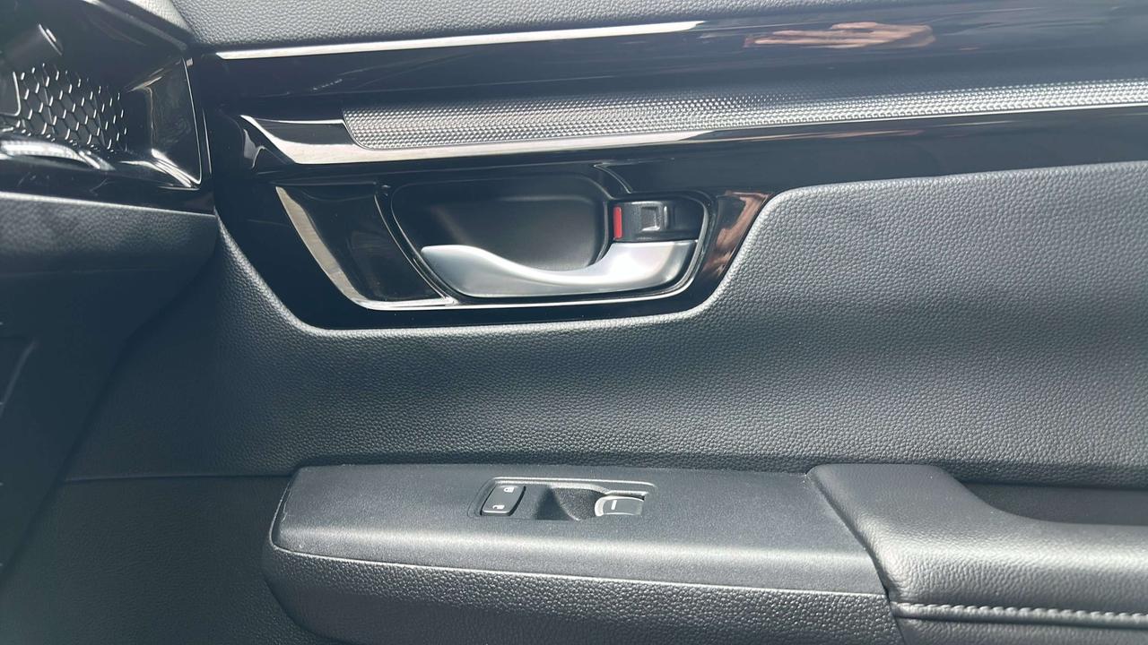 2025 Honda CR-V Sport Photo