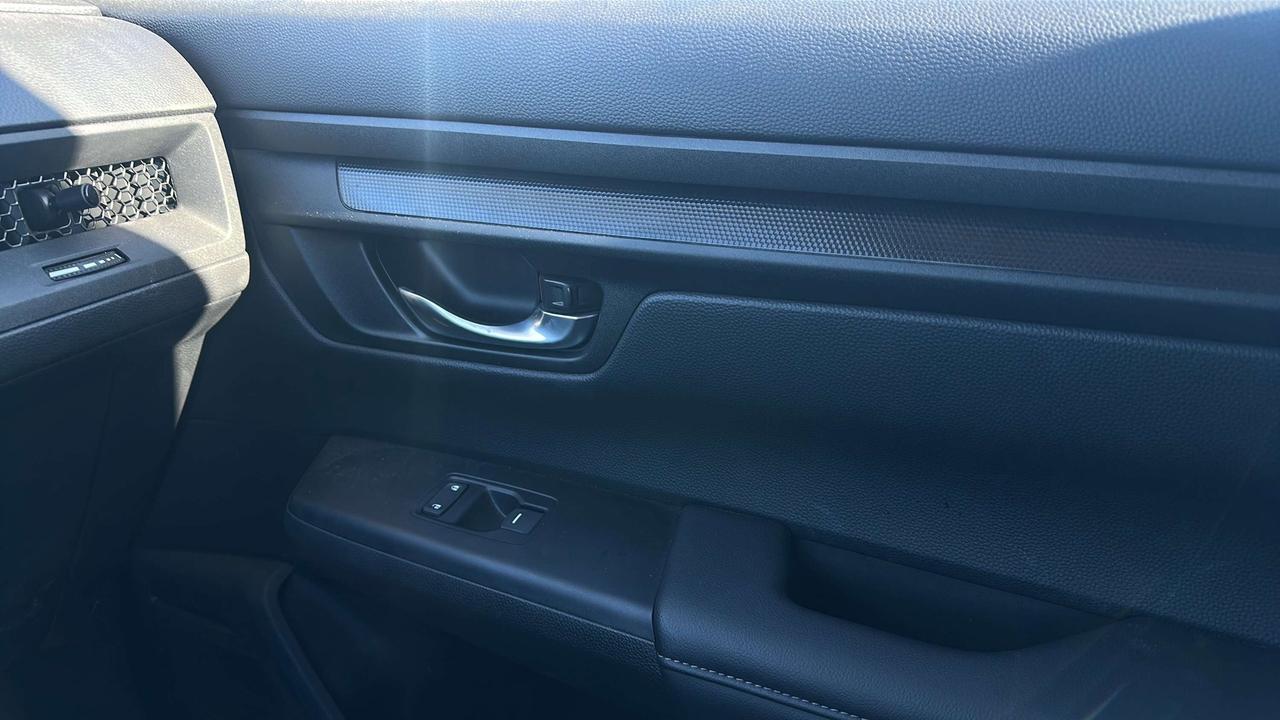 2025 Honda CR-V LX Photo