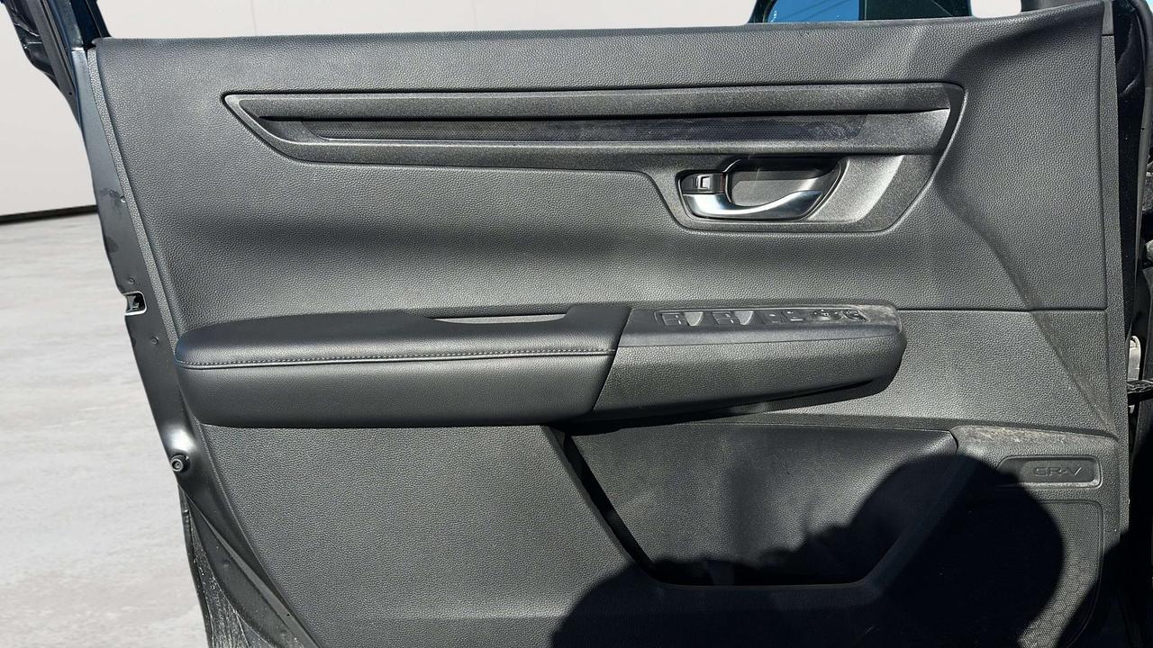 2025 Honda CR-V LX Photo
