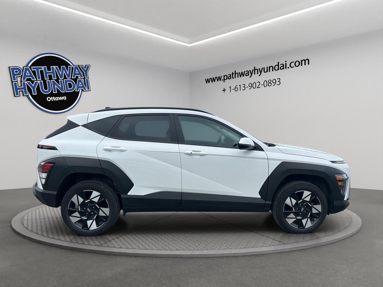 2025 Hyundai KONA Preferred | All-Wheel Drive | Adaptive Cruise Control | Heated Seats & Wheel | Cross-Traffic Alert | Photo2