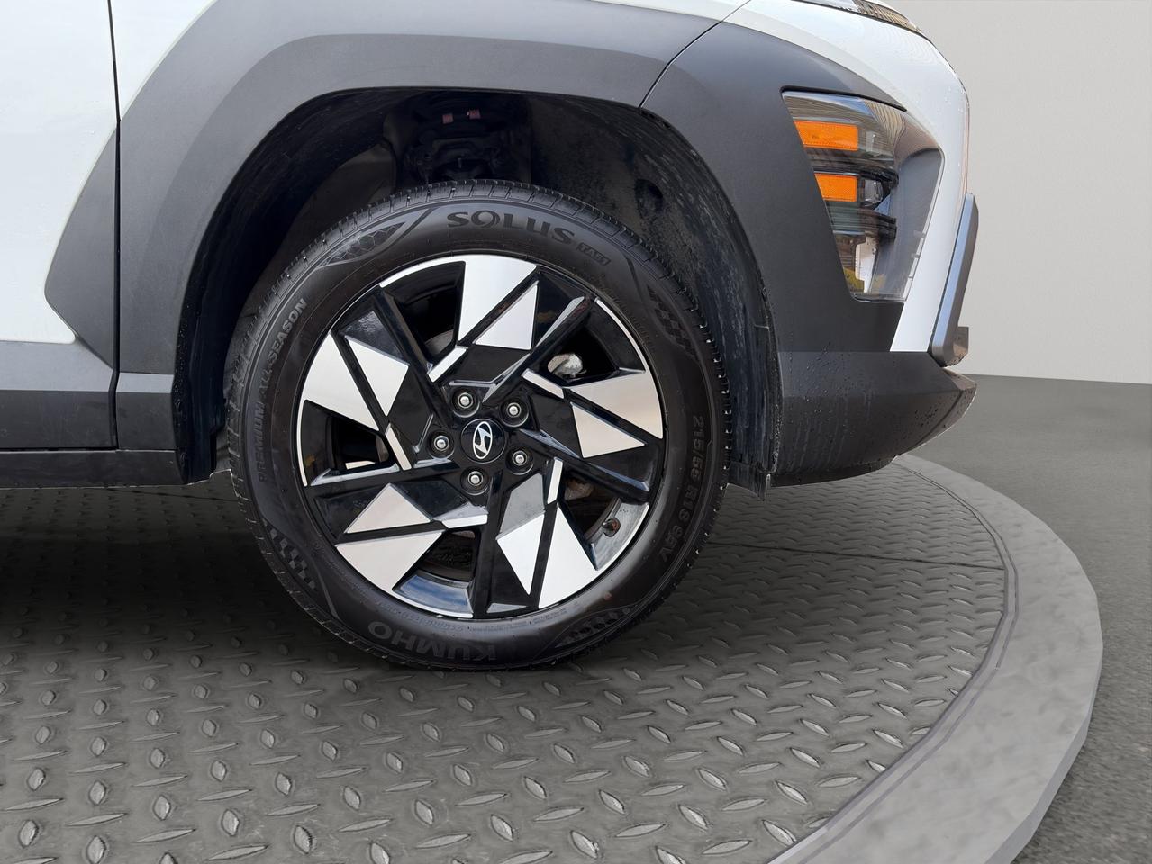 2025 Hyundai KONA Preferred | All-Wheel Drive | Adaptive Cruise Control | Heated Seats & Wheel | Cross-Traffic Alert | Photo1