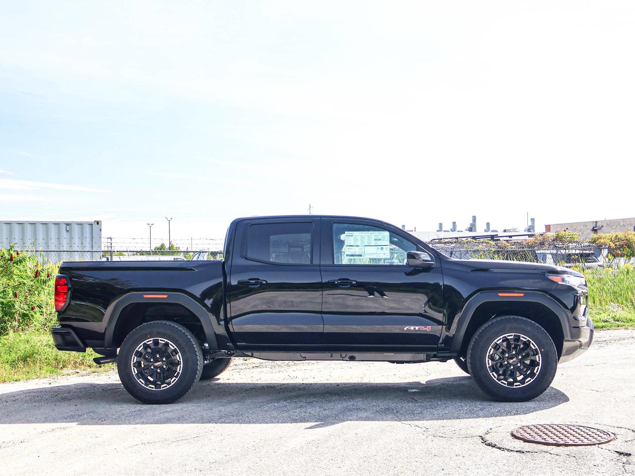 2026 GMC Canyon AT4 Photo2