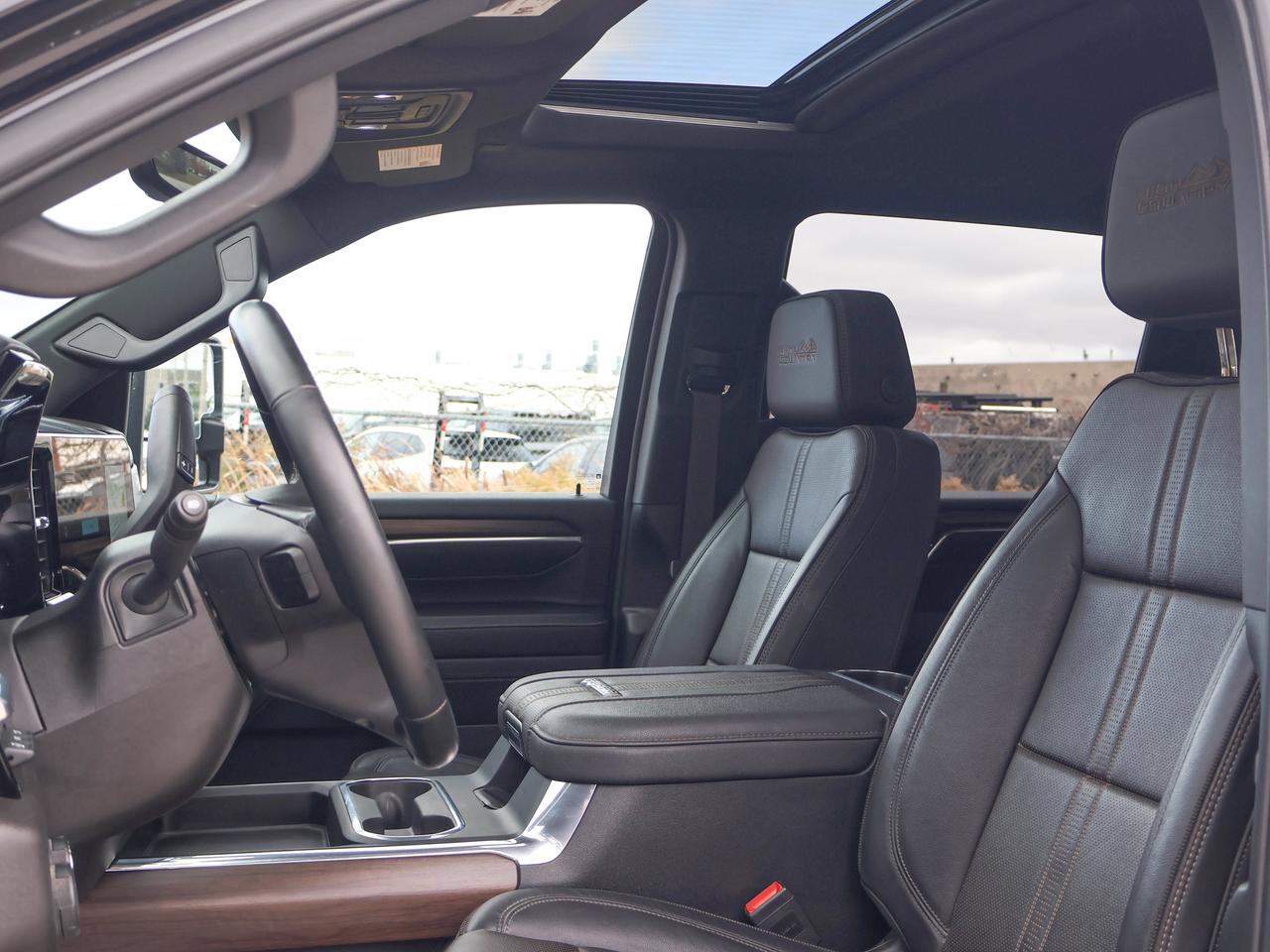 2025 Chevrolet SILVERADO 2500HD High Country Photo