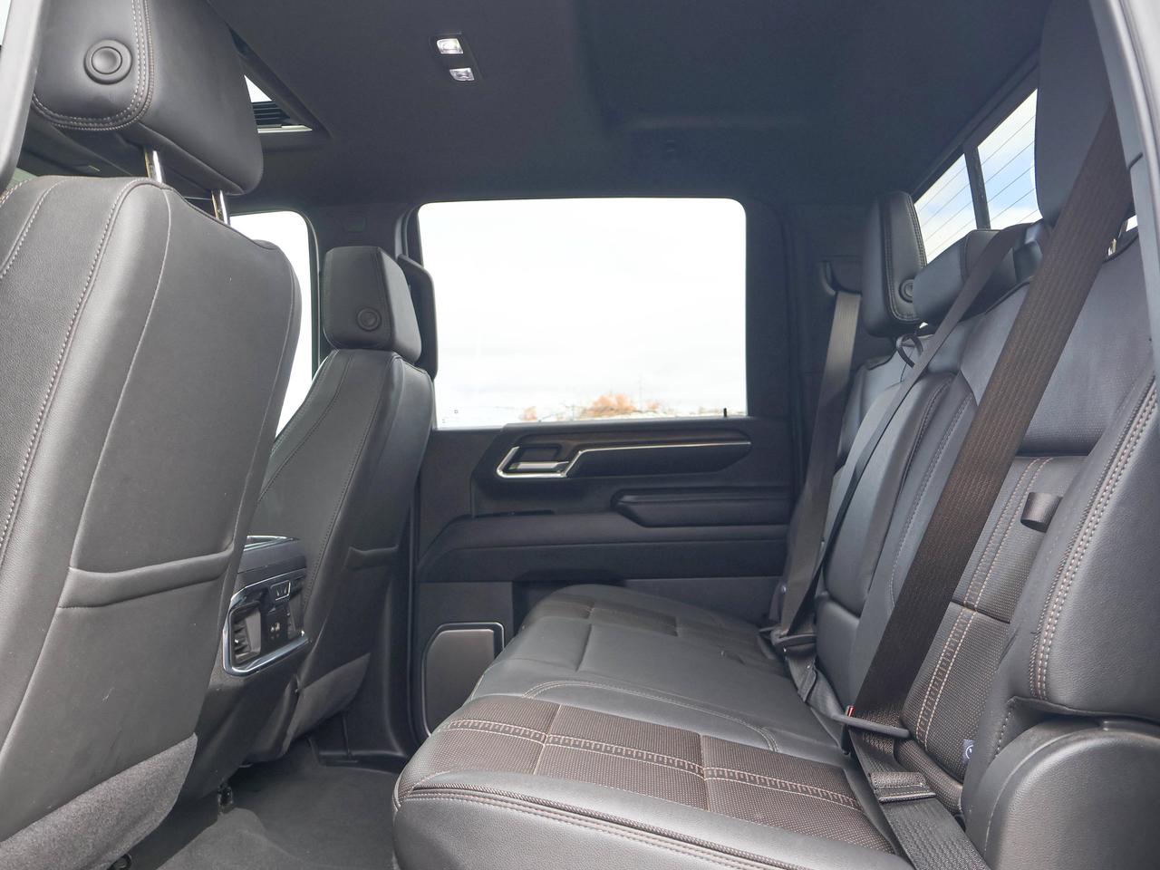 2025 Chevrolet SILVERADO 2500HD High Country Photo
