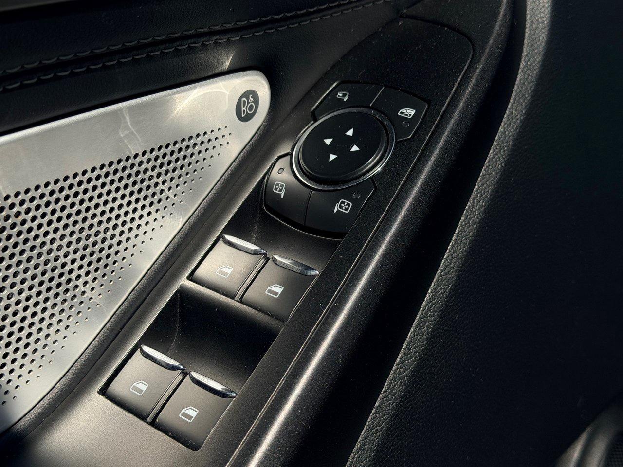 2020 Ford Explorer ST 4WD Photo